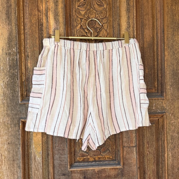 L*Space Shorts Size Large - Picture 3 of 3